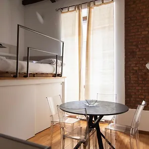 Apartment Youhosty - Rosales 1, Milan